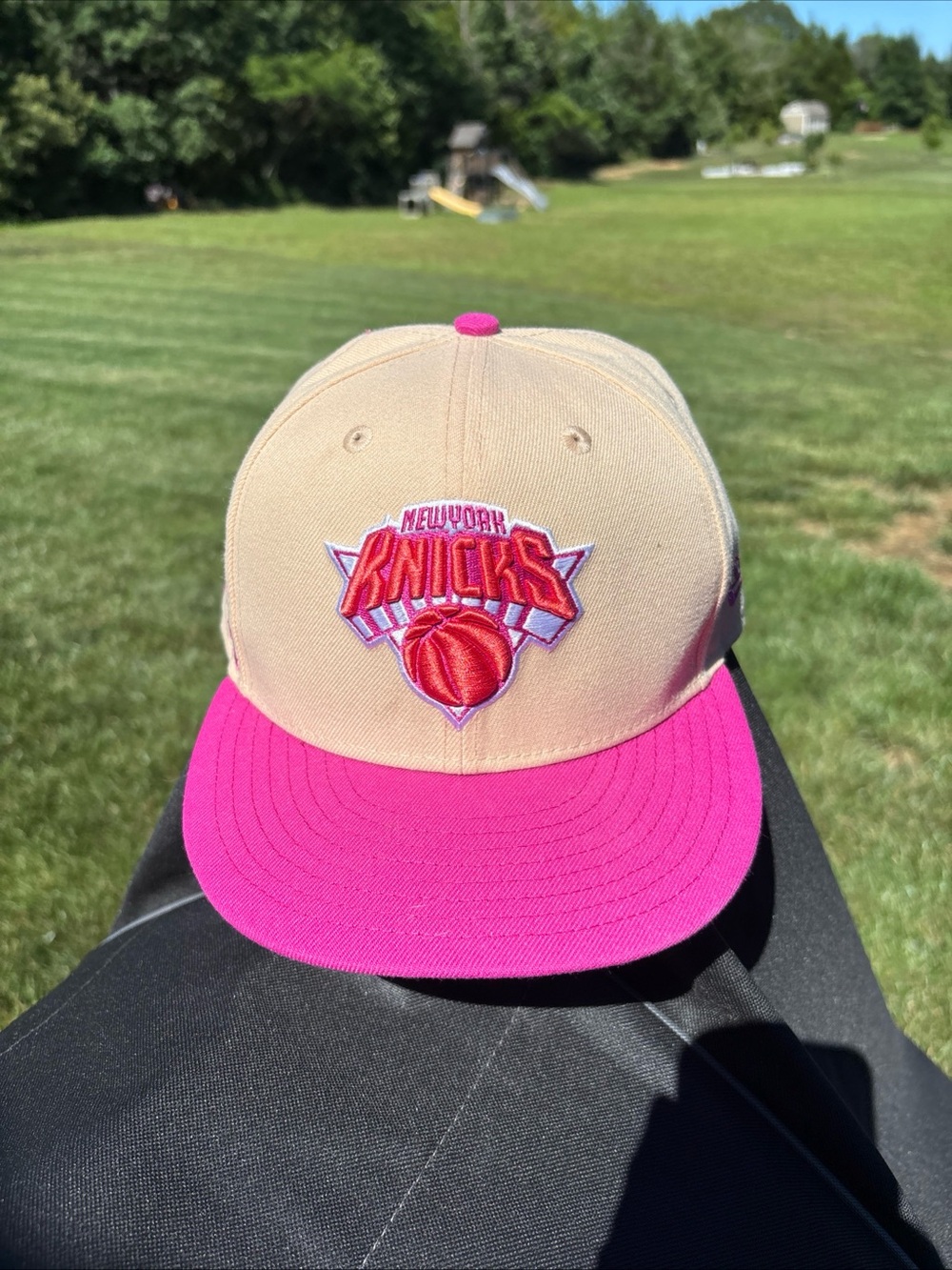 New Era Knicks Two-Tone 59FIFTY Fitted Hat - Orange & Pink Trim